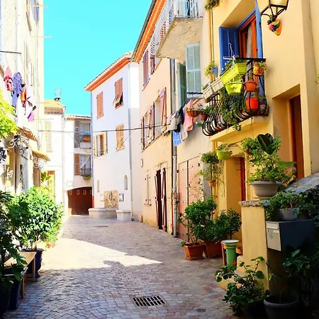 Castel Du Port - Happy *